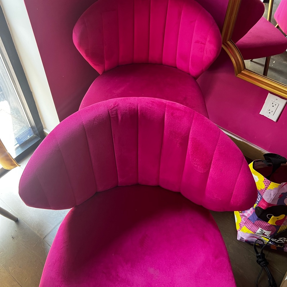 Vibrant Pink Velvet Chair
